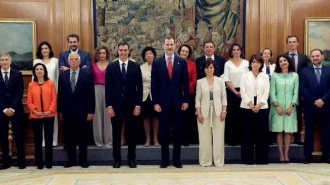 El Presidente del Gobierno asiste a la promesa de los miembros del Ejecutivo ante el Rey